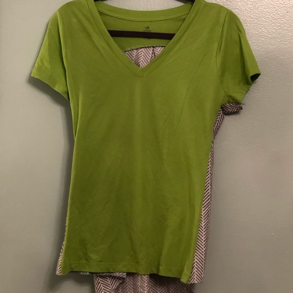 💐One of a Kind contrast back flowy T-shirt - Picture 2 of 2